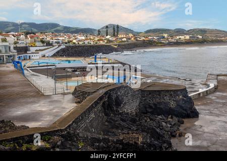 Ribeira Grande ist eine beliebte Küstenstadt an der Nordküste der Insel Sao Miguel auf den Azoren. Stockfoto