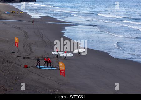 Ribeira Grande ist eine beliebte Küstenstadt an der Nordküste der Insel Sao Miguel auf den Azoren. Stockfoto