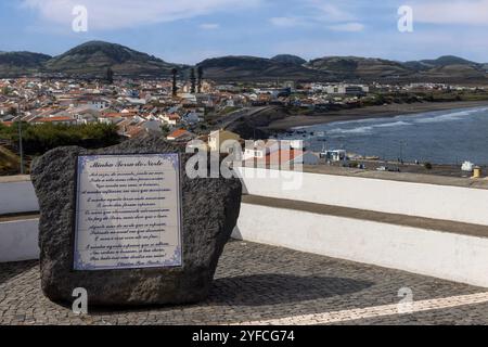 Ribeira Grande ist eine beliebte Küstenstadt an der Nordküste der Insel Sao Miguel auf den Azoren. Stockfoto