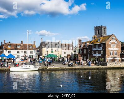 Der belebte Quay in Wareham in Dorset. Stockfoto