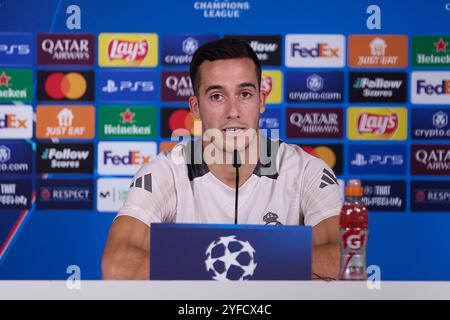 Madrid, Spanien. November 2024. Lucas Vazquez von Real Madrid CF nimmt an einer Pressekonferenz am Vorabend des Fußballspiels der UEFA Champions League Woche 4 2024/2025 zwischen Real Madrid CF und AC Milan in Ciudad Real Madrid Teil. (Foto: Federico Titone/SOPA Images/SIPA USA) Credit: SIPA USA/Alamy Live News Stockfoto