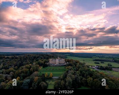 Eine Luftaufnahme von Belvoir Castle in der Nähe von Melton Mowbray in Leicestershire, Großbritannien Stockfoto