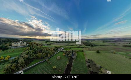 Eine Luftaufnahme von Belvoir Castle in der Nähe von Melton Mowbray in Leicestershire, Großbritannien Stockfoto