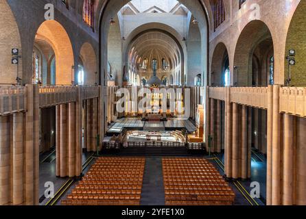 Art déco-Innendesign der Nationalbasilika des Heiligen Herzens in Koekelberg, Region Brüssel-Hauptstadt, Belgien, 24. Oktober 2024 Stockfoto