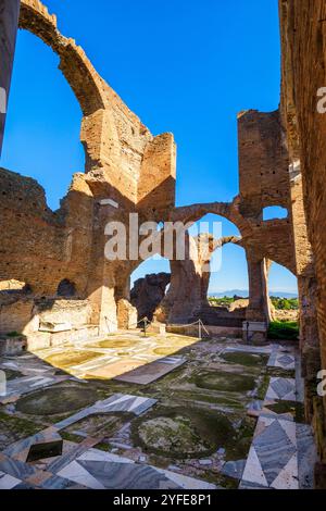 Frigidarium Thermalraum - Villa der Quintilii im archäologischen Park von Appia Antica - Rom, Italien Stockfoto