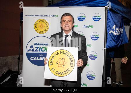 Mailand, Italien. November 2024. Incontro di raccolta firme per il Referendum Energia Nucleare con Carlo CalendaMilano - Italia - Cronaca Luned&#xec;, 04 Novembre, 2024 (Foto di Marco Ottico/Lapresse) Signature Collection Meeting for the Nuclear Energy Referendum with Carlo Calenda Milan, Italien - News Monday, 04 November 2024 (Foto von Marco Ottico/Lapresse) Credit: LaPresse/Alamy Live News Stockfoto