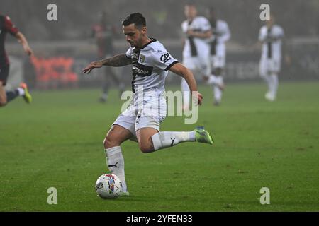 emanuele valeri (parma) während des Spiels Parma Calcio vs Genua CFC, italienische Fußball Serie A in Parma, Italien, 4. November 2024 Stockfoto