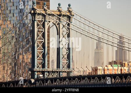 New York Manhattan Bridge mit einem luxuriösen Wolkenkratzer am Manhattan Square Extell Development Company Two Bridges Nachbarschaft Stockfoto