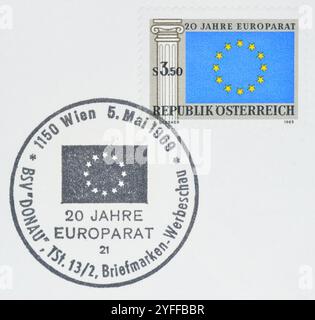 Gestempelte Briefmarke, gedruckt von Österreich, die den Europarat feiert, 20. Jahrestag, um 1969. Stockfoto