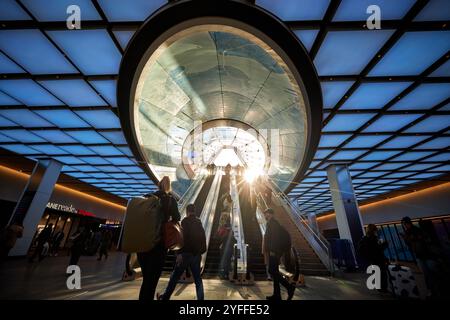 New York Pennsylvania Station Rolltreppe Moynihan Train Hall Stockfoto