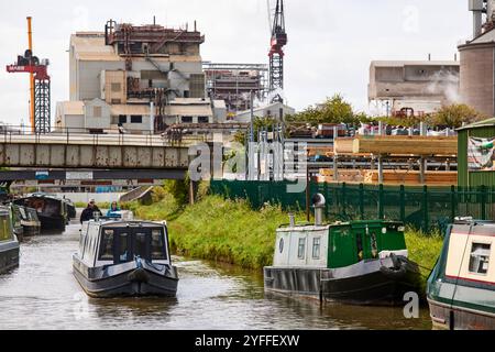 Northwich Tata Chemicals Europe (Lostock Works) produziert Natriumcarbonat, Salz und Natriumbicarbonat, Trent und Mersey Canal Stockfoto