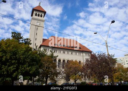 Bukarest, Rumänien. 4. November 2024: Das Gebäude des Rathauses von Sektor 1 in Bukarest, erbaut zwischen 1928 und 1936 nach den Plänen der Architekten NICU Georgescu und George Cristinel Credit: Lucian Alecu/Alamy Live New Stockfoto