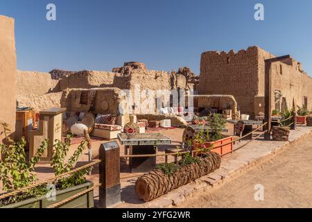 AL ULA, SAUDI-ARABIEN - 8. NOVEMBER 2021: Café in der Al Ula Altstadt, Saudi-Arabien Stockfoto