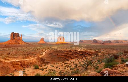 Rainbow Over Monument Valley - Arizona, Usa Stockfoto