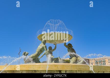 Valletta, Malta - 8. August 2023: Nahaufnahme des Triton-Brunnens in Floriana am Tor zur Stadt Valletta Stockfoto