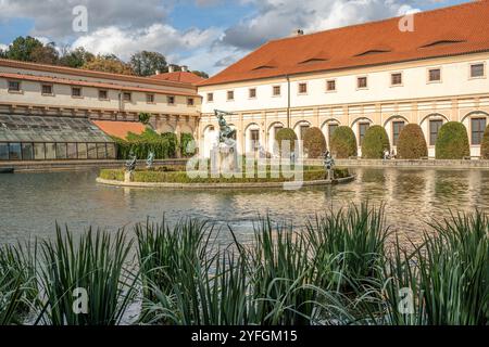 Wallenstein Gardens, italienischer Park mit einem Brunnen bei Adrian de Vries, Mala Strana Viertel, Prag, Tschechische Republik. Stockfoto