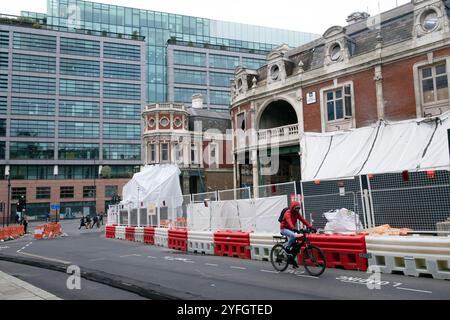 Neues Museum of London Baustelle in West Smithfield altes Geflügelmarktgebäude in City of London EC1 England UK Oktober 2024 KATHY DEWITT Stockfoto