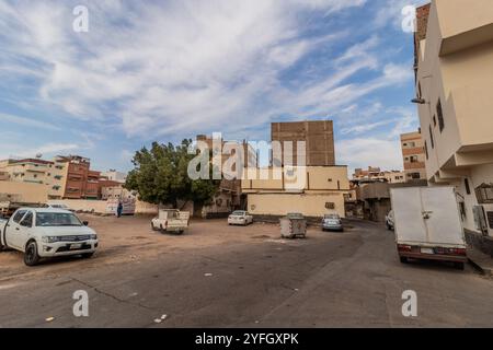 MEDINA, SAUDI-ARABIEN - 12. NOVEMBER 2021: Al Mughaisilah Stadtteil Medina, Saudi-Arabien Stockfoto