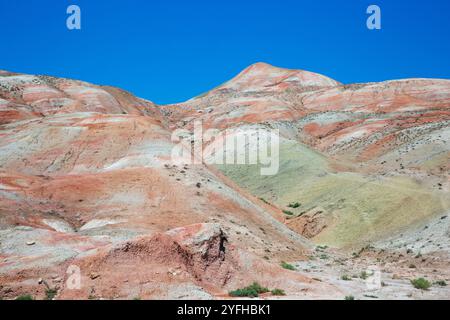 Das Candy Cane Gebirge (Teil des Großkaukasus) ca. 90 km (60 Meilen) nördlich von Baku, Aserbaidschan Stockfoto