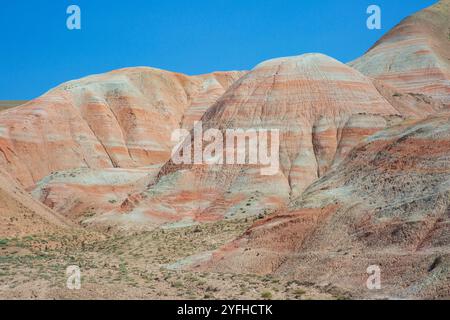 Das Candy Cane Gebirge (Teil des Großkaukasus) ca. 90 km (60 Meilen) nördlich von Baku, Aserbaidschan Stockfoto