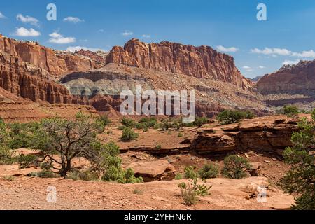 Panoramablick auf rote Sandsteinfelsen vom Panorama Point im Capitol Reef National Park Stockfoto