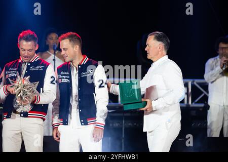 06 ESTRE Kevin (fra), LOTTERER Andre (ger), VANTHOOR Laurens (bel), Porsche Penske Motorsport, Porsche 963 #06, Hypercar, Porträt während der FIA WEC Awards 2024 am 3. November 2024 im Sofitel Bahrain Zallaq in Manama, Bahrain Stockfoto