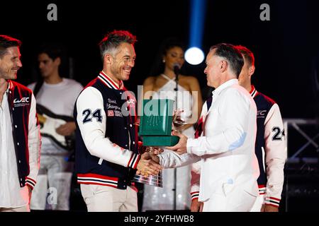 06 ESTRE Kevin (fra), LOTTERER Andre (ger), VANTHOOR Laurens (bel), Porsche Penske Motorsport, Porsche 963 #06, Hypercar, Porträt während der FIA WEC Awards 2024 am 3. November 2024 im Sofitel Bahrain Zallaq in Manama, Bahrain Stockfoto