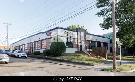 KNOXVILLE, TENNESSEE, USA-SEPTEMBER 22, 2024: Büros von SVN Wood Properties, einem gewerblichen Immobilienmanagement mit Schwerpunkt im Osten von Tennessee. Stockfoto