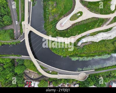 Drohnenansicht der Stockingfield Bridge auf dem Forth und Clyde Canal Glasgow Stockfoto