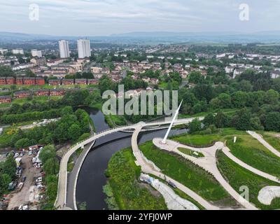 Drohnenansicht der Stockingfield Bridge auf dem Forth und Clyde Canal Glasgow Stockfoto