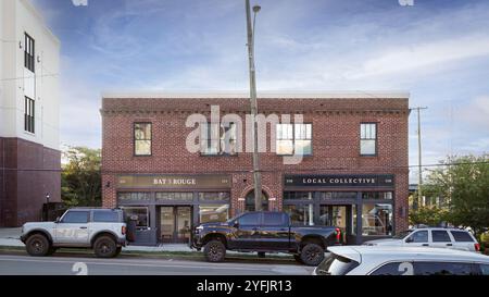 Knoxville, Tennessee, USA – September 22, 2024: Historisches Gebäude an der Fifth Street beherbergt BatnRouge und das lokale Kollektiv. 16X9aspect. Stockfoto