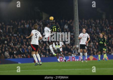 London, Großbritannien. November 2024. London, 4. November 2024: Während des Premier League-Spiels zwischen Fulham und Brentford am 4. November 2024 im Craven Cottage in London, England. (Pedro Soares/SPP) Credit: SPP Sport Press Photo. /Alamy Live News Stockfoto