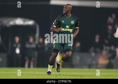 London, Großbritannien. November 2024. Yoane Wissa aus Brentford während des Spiels Fulham FC gegen Brentford FC English Premier League im Craven Cottage, London, England, Großbritannien am 4. November 2024 Credit: Every Second Media/Alamy Live News Stockfoto