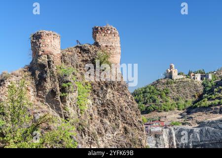 Ruinen der Festung Narikala in der Altstadt von Tiflis, Georgien Stockfoto