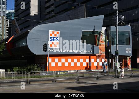 Außenansicht des viktorianischen Hauptsitzes für den State Emergency Service, oder SES, von der anderen Straßenseite an einem sonnigen Tag gesehen Stockfoto