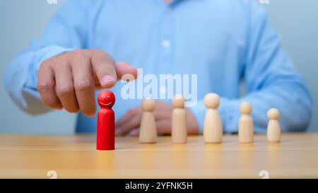 Geschäftskonzept, Hand des Managers Management Human Resource mit Personalbeschaffung und Qualifikation Mitarbeiterleiter für Unternehmenserfolg, -Entwicklung und -Wachstum o Stockfoto
