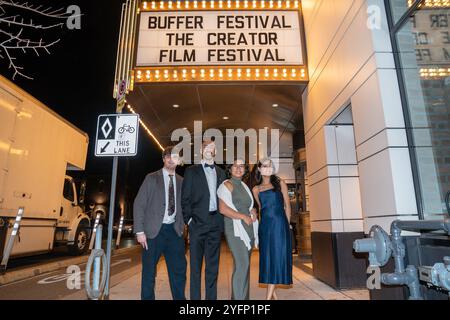 Toronto, Kanada. November 2024. (L bis R) Joe Trickey, Taha Khan, Sabrina Cruz und Melissa Fernandes nehmen an der Gala der Buffer Festival Awards im Paradise Theatre in Toronto Teil. Das Pufferfestival in Toronto ist eine jährliche Veranstaltung, bei der digitale YouTuber und andere Online-Videokünstler ihre Arbeit feiern und hochwertige, originelle Inhalte von YouTubern und anderen Online-Videokünstlern präsentieren. Das Festival bietet Vorführungen, Podiumsdiskussionen und Networking-Gelegenheiten, die kreative und Fans zu einer einzigartigen Feier des Online-Storytelling zusammenbringen. Quelle: SOPA Images Limited/Alamy Live News Stockfoto