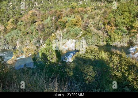 Der atemberaubende Skradinski Buk Wasserfall, eine der berühmtesten Attraktionen im Krka Nationalpark, Kroatien. Stockfoto