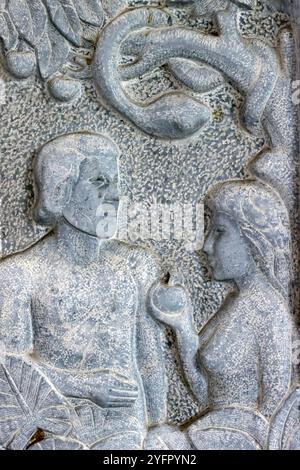 Tan Hoa Kirche. Adam und Eva im Garten Eden. Die Versuchung Adams. Stockfoto