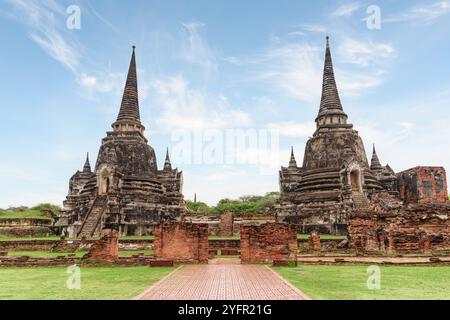 Fantastische Stupas (Chedis) des Wat Phra Si Sanphet in Ayutthaya Stockfoto