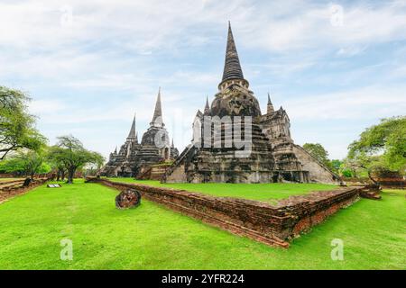 Fantastische Stupas (Chedis) des Wat Phra Si Sanphet in Ayutthaya Stockfoto