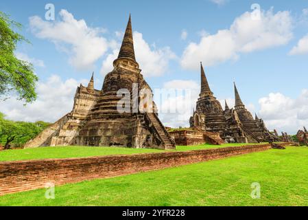 Fantastische Stupas (Chedis) des Wat Phra Si Sanphet in Ayutthaya Stockfoto