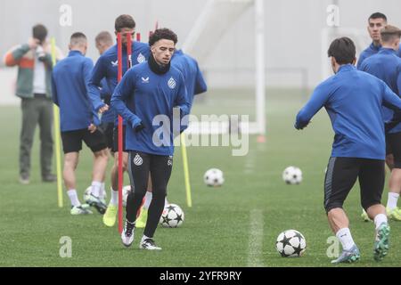 Knokke Heist, Belgien. November 2024. Die Chemsdine Talbi des Clubs wurde während eines Trainings der belgischen Fußballmannschaft Club Brugge KV am Dienstag, den 05. November 2024 in Knokke-Heist gezeigt. Das Team bereitet sich auf das morgige Spiel gegen den Engländer Aston Villa F.C. vor, am 4. Tag der UEFA Champions League-Phase. BELGA FOTO BRUNO FAHY Credit: Belga News Agency/Alamy Live News Stockfoto