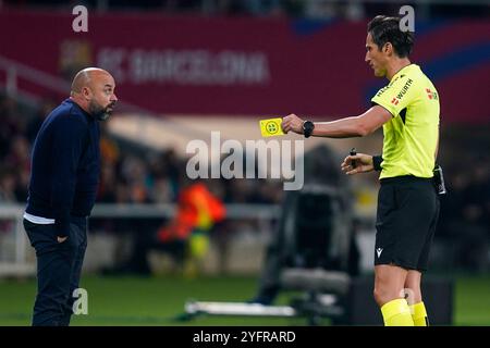 RCD Espanyol-Cheftrainer Manolo Gonzalez während des La Liga EA Sports Matches zwischen dem FC Barcelona und dem RCD Espanyol spielte am 3. November 2024 im Lluis Companys Stadium in Barcelona. (Foto: Sergio Ruiz / Imago) Stockfoto