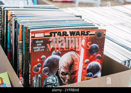 1. September 2024. Belgrad, Serbien: Ausstellung von Comicbüchern und Zeitschriften zum Verkauf, mit farbenfrohen Covern mit Star Wars Schurken Stockfoto