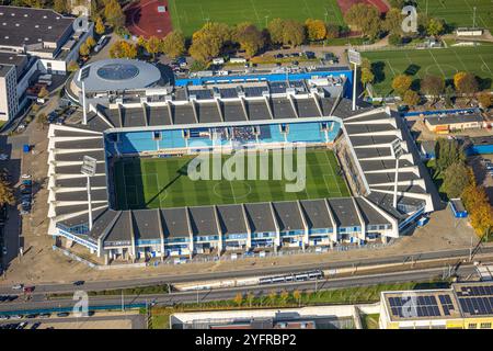 Luftbild, Vonovia Ruhrstadion Fußballstadion und Bundesligastadion des VfL Bochum 1848, Tribüne und vereinzelte Zuschauer, Rundsporthalle, Grumme, Bochum, Ruhrgebiet, Nordrhein-Westfalen, Deutschland ACHTUNGxMINDESTHONORARx60xEURO *** Luftaufnahme, Vonovia Ruhrstadion und Bundesligastadion des VfL Bochum 1848, Tribüne und isolierte Zuschauer, Rundsporthalle, Grumme, Bochum, Ruhrgebiet, Nordrhein-Westfalen, Deutschland ATTENTIONxMINDESTHONORARx60xEURO Stockfoto