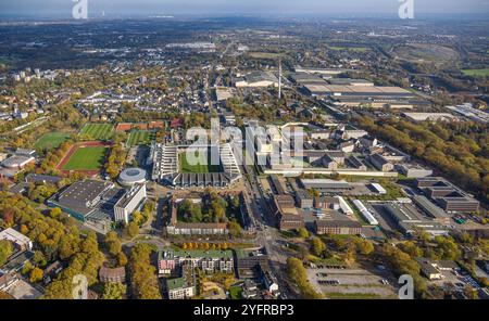 Luftbild, Vonovia Ruhrstadion, Fußballstadion und Bundesligastadion des VfL Bochum 1848, Rundsporthalle und RuhrCongress, Fernsehturm und Fernsicht, JVA Justizvollzugsanstalt Krümmede, Gebäude der Bereitschaftspolizei Bochum, Landeserstaufnahmeeinrichtung für Flüchtlinge NRW, Grumme, Bochum, Ruhrgebiet, Nordrhein-Westfalen, Deutschland ACHTUNGxMINDESTHONORARx60xEURO *** Luftaufnahme, Vonovia Ruhrstadion, Fussballstadion und Bundesligastadion des VfL Bochum 1848, Rundsporthalle und RuhrCongress, Fernsehturm und Fernsicht, Krümmede Gefängnis, Gebäude der Aufruhr Bochum, Erstempfang Stockfoto