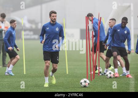 Knokke Heist, Belgien. November 2024. Brandon Mechele des Clubs wurde während eines Trainings der belgischen Fußballmannschaft Club Brugge KV am Dienstag, den 05. November 2024 in Knokke-Heist gezeigt. Das Team bereitet sich auf das morgige Spiel gegen den Engländer Aston Villa F.C. vor, am 4. Tag der UEFA Champions League-Phase. BELGA FOTO BRUNO FAHY Credit: Belga News Agency/Alamy Live News Stockfoto