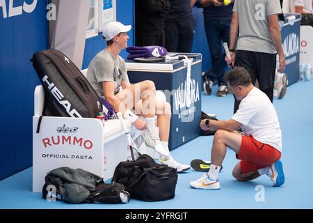 Torino, Italien. November 2024. Jannik Sinner trainiert im Sport, wo Trainingsplätze in Turin, Italien, eingerichtet werden, wo die ATP Finals am Sonntag, 10. November 2024 beginnen werden - Nachrichten - Sonntag, 1. November. (Foto: Marco Alpozzi/Lapresse) Credit: LaPresse/Alamy Live News Stockfoto