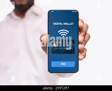 Mann, Smartphone mit Digital Wallet Anwendung Stockfoto